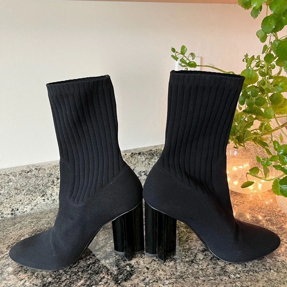 Louis Vuitton Silhouette Knit Ankle Sock Boots - Picture 9 of 11